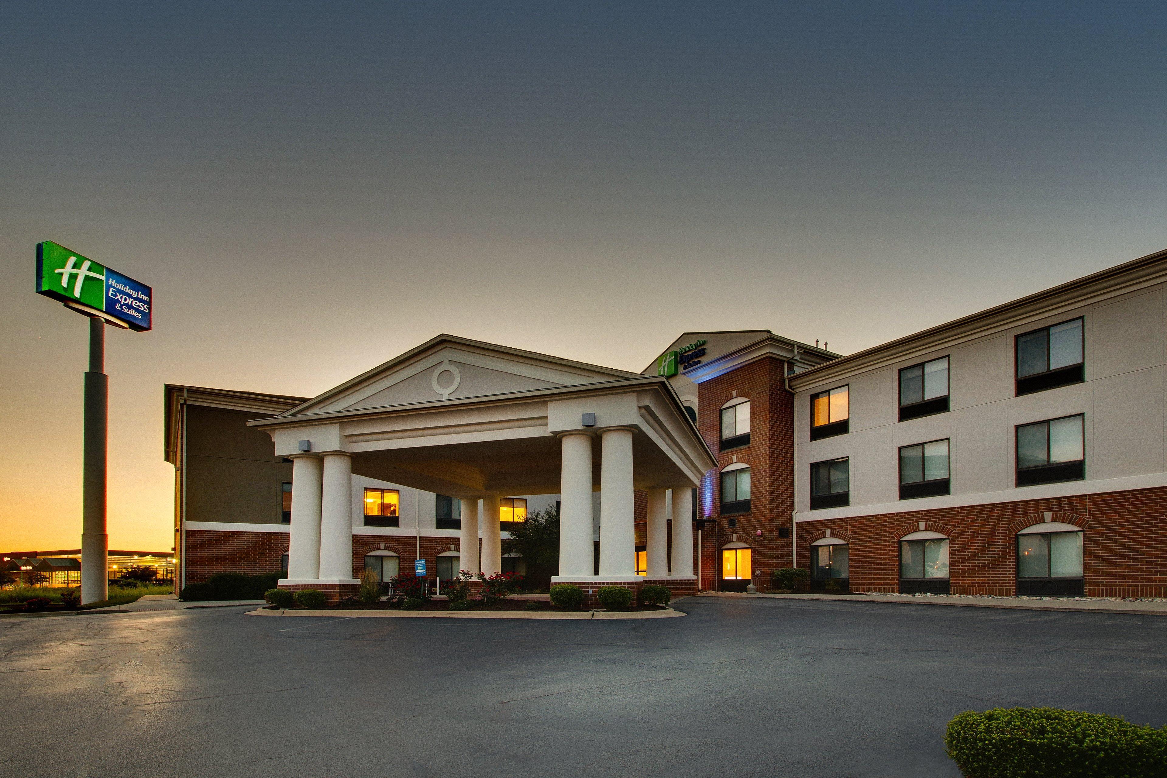 Holiday Inn Express Hotel & Suites Morris By Ihg Exterior photo